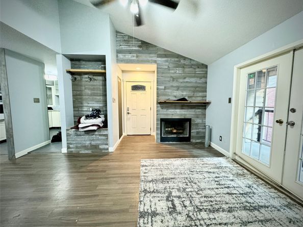 8918 Bissonnet Street 402, Houston TX 77074