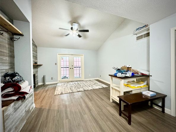 8918 Bissonnet Street 402, Houston TX 77074