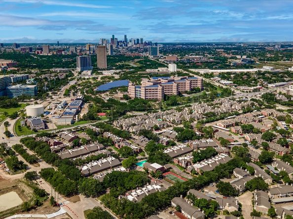 7447 Cambridge Street 47, Houston TX 77054