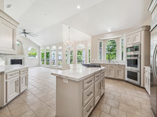 11 Twin Greens Court, Houston TX 77339