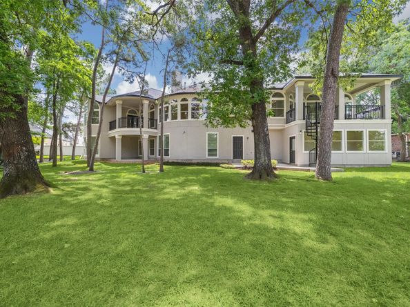 11 Twin Greens Court, Houston TX 77339