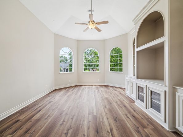 11 Twin Greens Court, Houston TX 77339