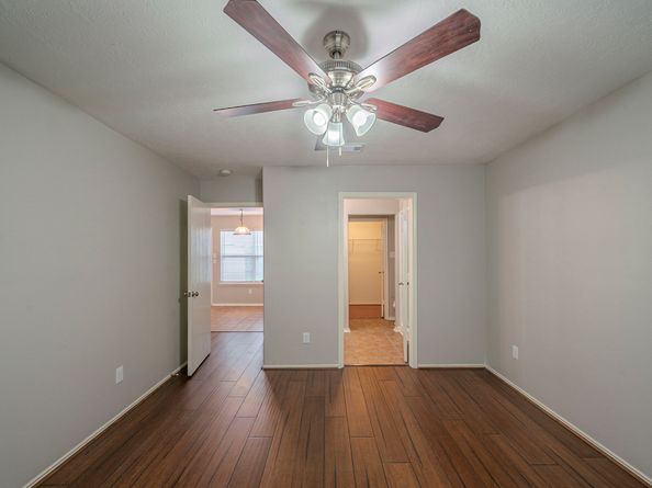 1402 Rising Springs Lane, Houston TX 77073