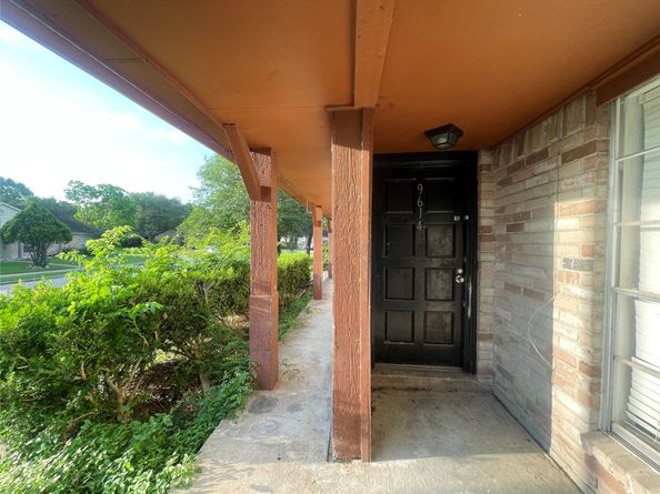 9614 Wellsworth Drive, Houston TX 77083