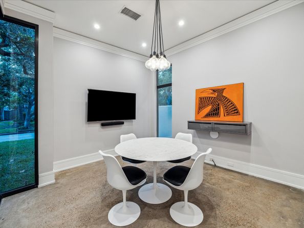 2107 Wroxton Road, Houston TX 77005