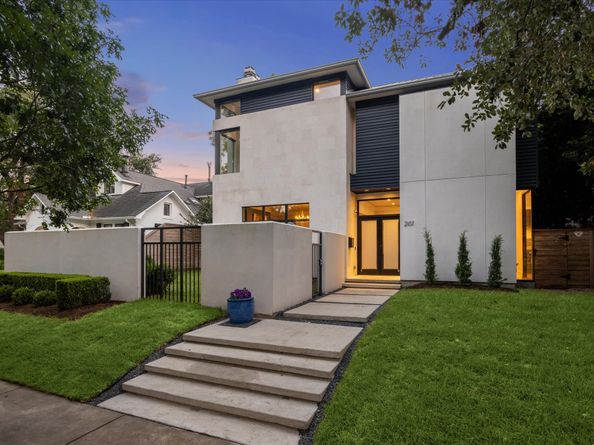 2107 Wroxton Road, Houston TX 77005