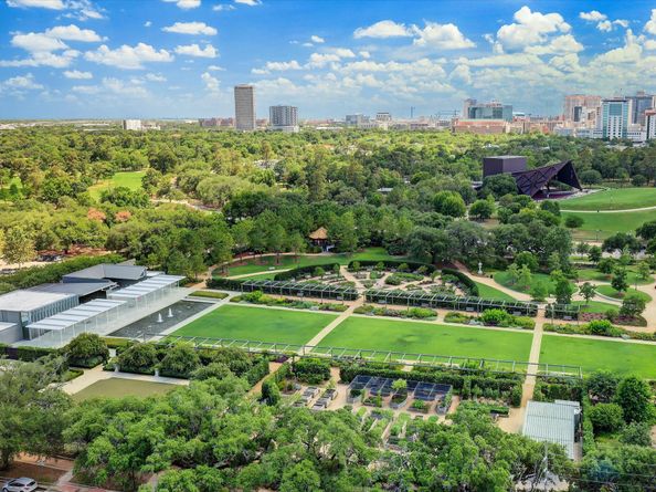 2107 Wroxton Road, Houston TX 77005