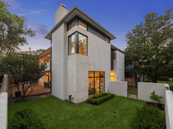 2107 Wroxton Road, Houston TX 77005