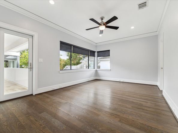 2107 Wroxton Road, Houston TX 77005