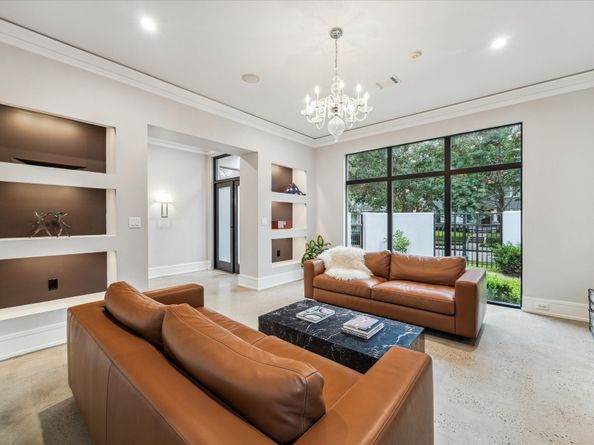 2107 Wroxton Road, Houston TX 77005