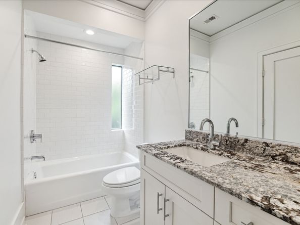 2107 Wroxton Road, Houston TX 77005
