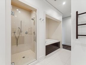 2107 Wroxton Road, Houston TX 77005
