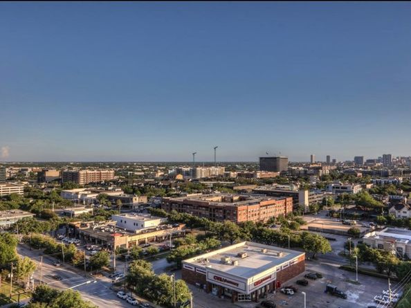 2000 Bagby ST 7423, Houston TX 77002