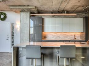 2000 Bagby ST 7423, Houston TX 77002