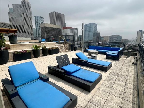 2000 Bagby ST 7423, Houston TX 77002