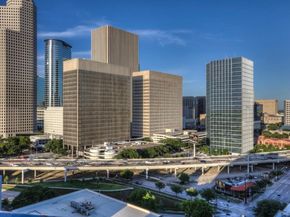 2000 Bagby ST 7423, Houston TX 77002