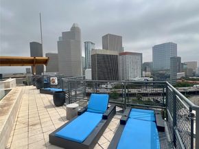2000 Bagby ST 7423, Houston TX 77002