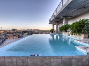 2000 Bagby ST 7423, Houston TX 77002