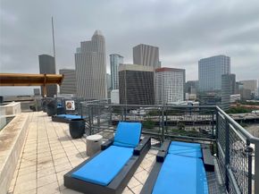 2000 Bagby ST 7423, Houston TX 77002