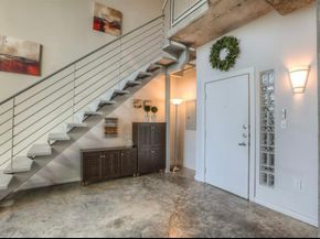 2000 Bagby ST 7423, Houston TX 77002