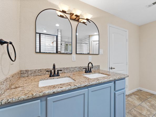2821 Holman Street, Houston TX 77004