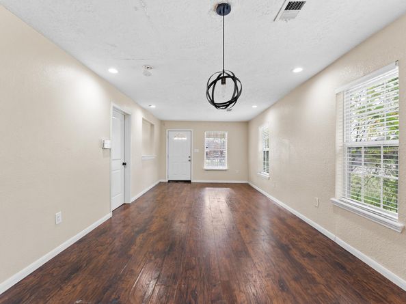 2821 Holman Street, Houston TX 77004