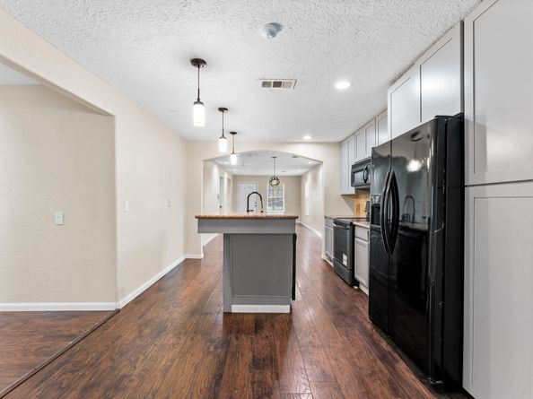 2821 Holman Street, Houston TX 77004