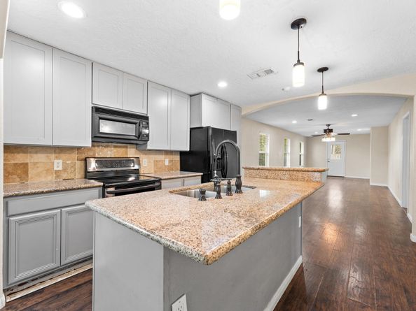 2821 Holman Street, Houston TX 77004