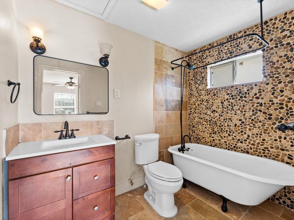 2821 Holman Street, Houston TX 77004