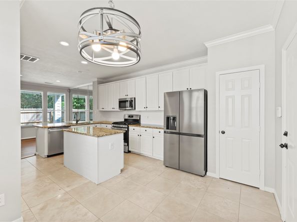 43 S Spiral Vine Circle, The Woodlands TX 77381