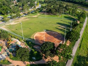 1835 Cheshire Lane, Houston TX 77018