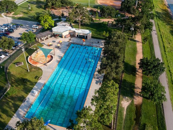 1835 Cheshire Lane, Houston TX 77018