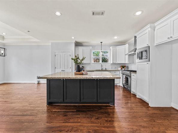 1835 Cheshire Lane, Houston TX 77018