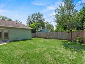 1835 Cheshire Lane, Houston TX 77018