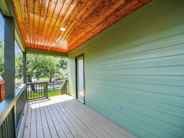4541 Walker St, Houston TX 77023