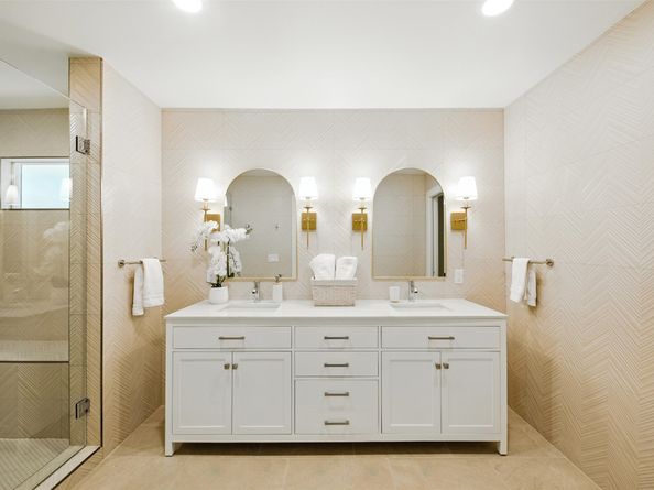 10047 Meadow Lake Lane, Houston TX 77042
