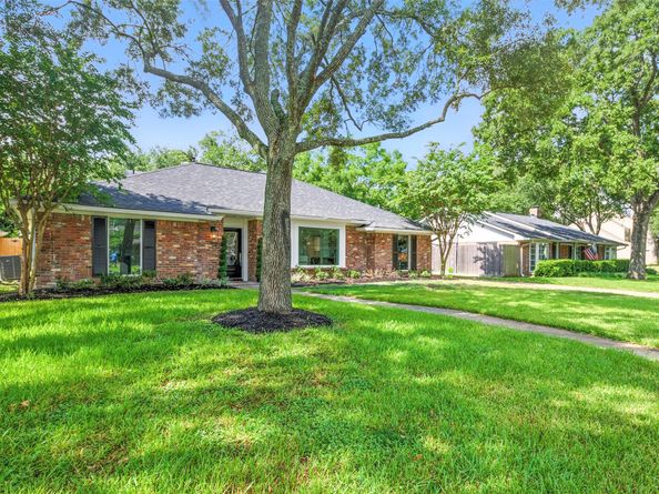 10047 Meadow Lake Lane, Houston TX 77042
