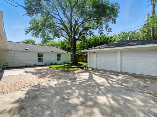 10047 Meadow Lake Lane, Houston TX 77042