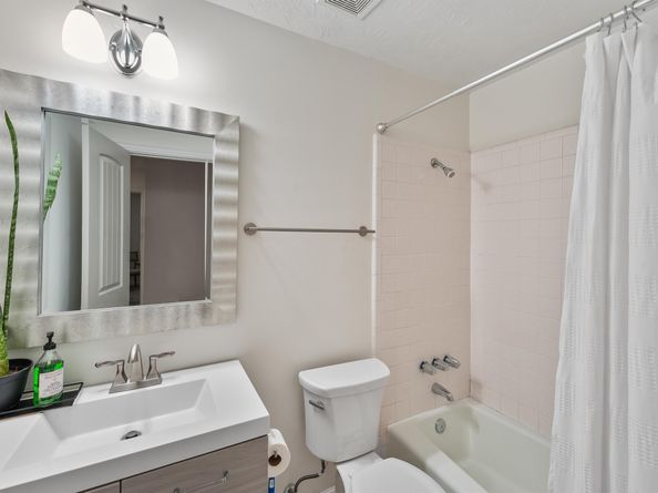 2213 Broadlawn Drive, Houston TX 77058