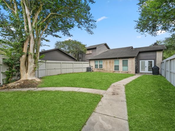 2213 Broadlawn Drive, Houston TX 77058