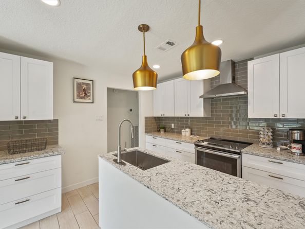 2213 Broadlawn Drive, Houston TX 77058
