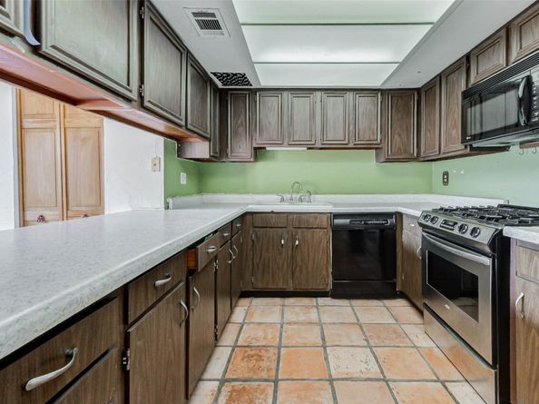 2233 Triway Lane 267, Houston TX 77043