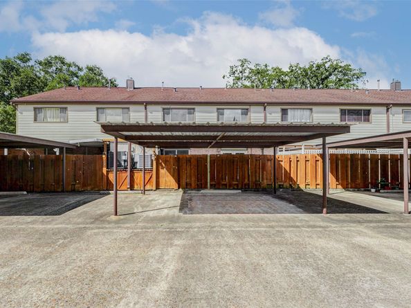 2233 Triway Lane 267, Houston TX 77043