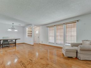 2233 Triway Lane 267, Houston TX 77043