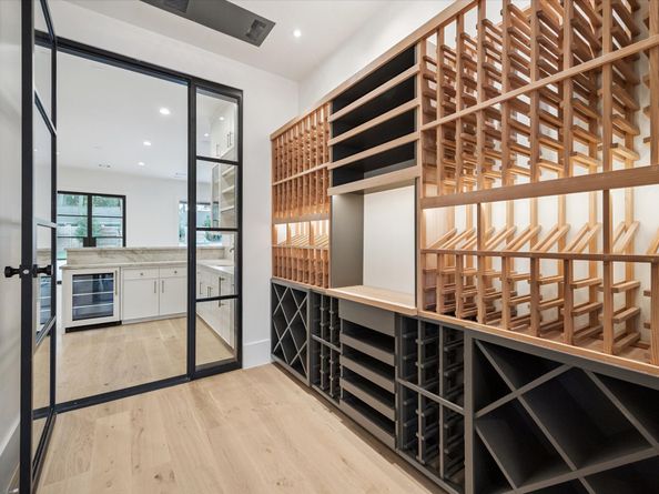 205 Fleetway Drive, Hunters Creek Village TX 77024