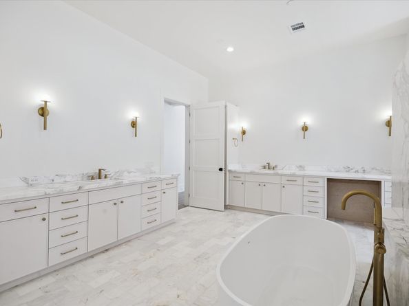 205 Fleetway Drive, Hunters Creek Village TX 77024