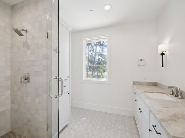 205 Fleetway Drive, Hunters Creek Village TX 77024