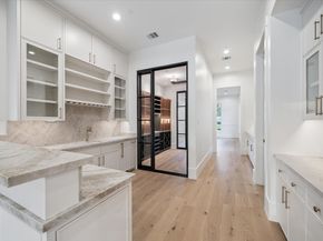 205 Fleetway Drive, Hunters Creek Village TX 77024