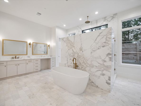 205 Fleetway Drive, Hunters Creek Village TX 77024