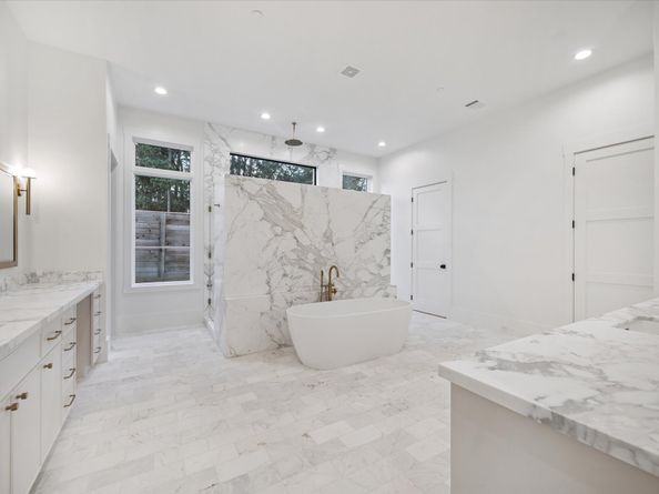 205 Fleetway Drive, Hunters Creek Village TX 77024